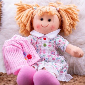 Alternative view of Poppy Doll